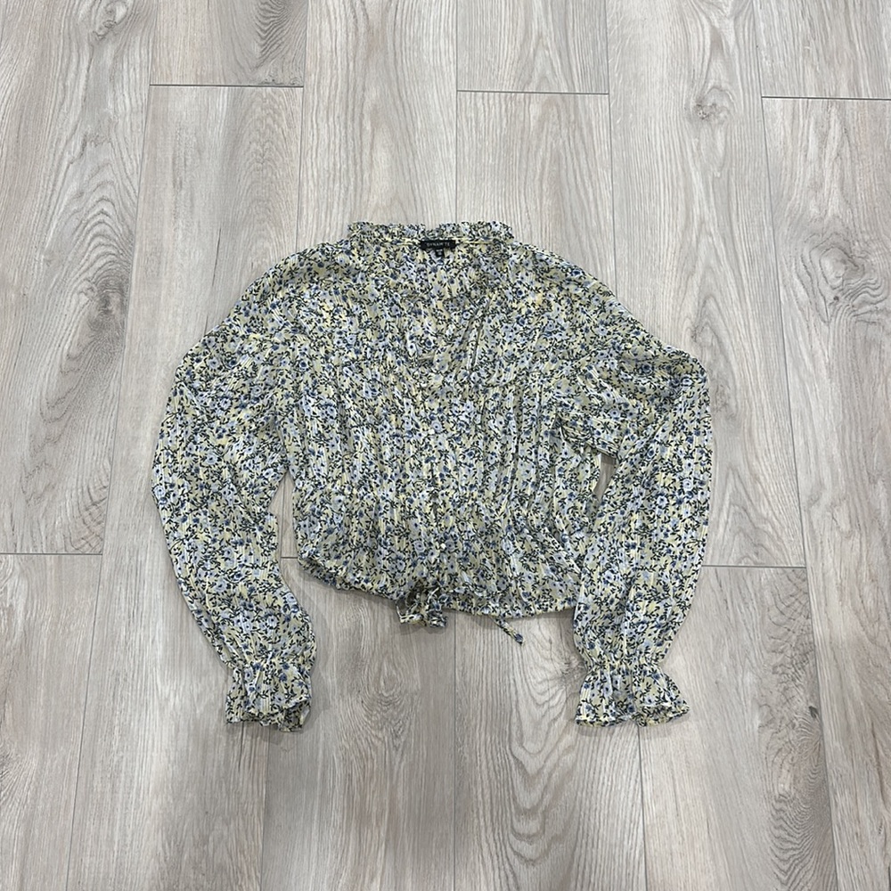 DYNAMITE floral blouse - Picture 1 of 4